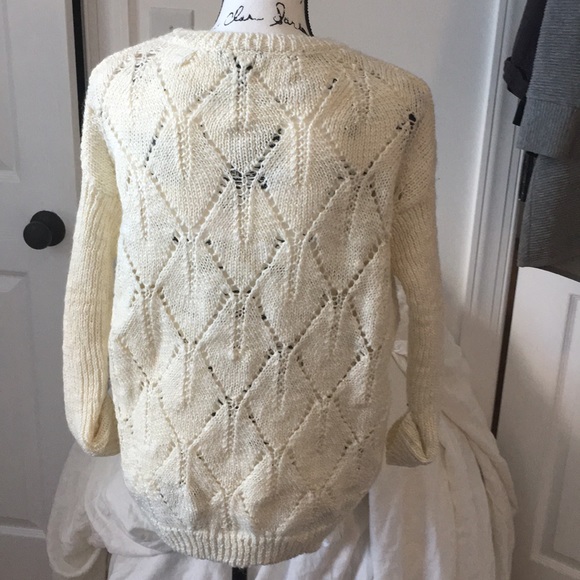 2 sweaters - Picture 5 of 8